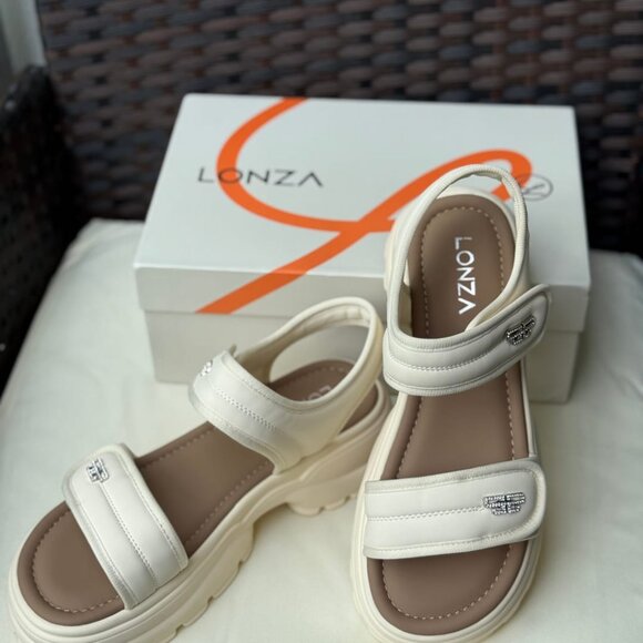 Lonza Cheaha Milk Size 9 Sandals NEW IN BOX - Picture 1 of 5